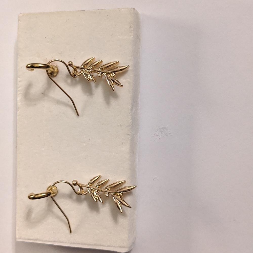 Earrings - Picture 5 of 6